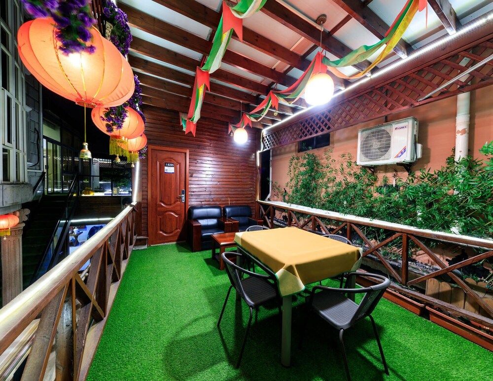 undefined Fu Yin Su Pudong Airport 3