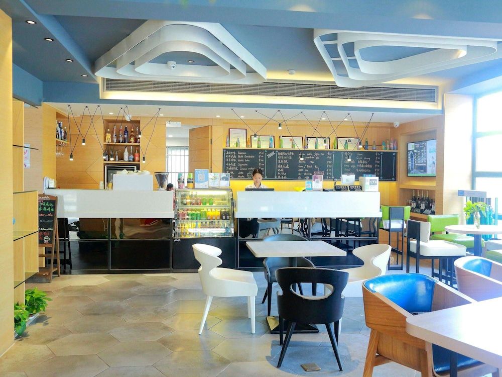 undefined Ibis Styles Shanghai Qingpu Sports Center Hotel 6