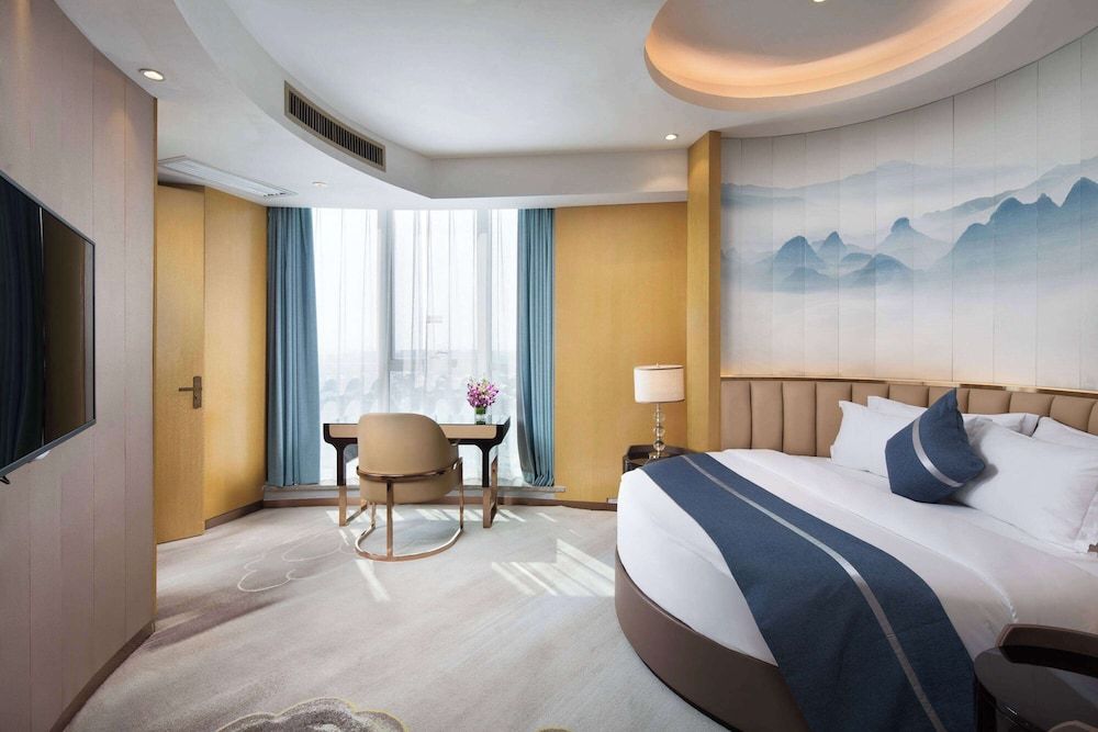 Suite, Multiple Beds, Smoking