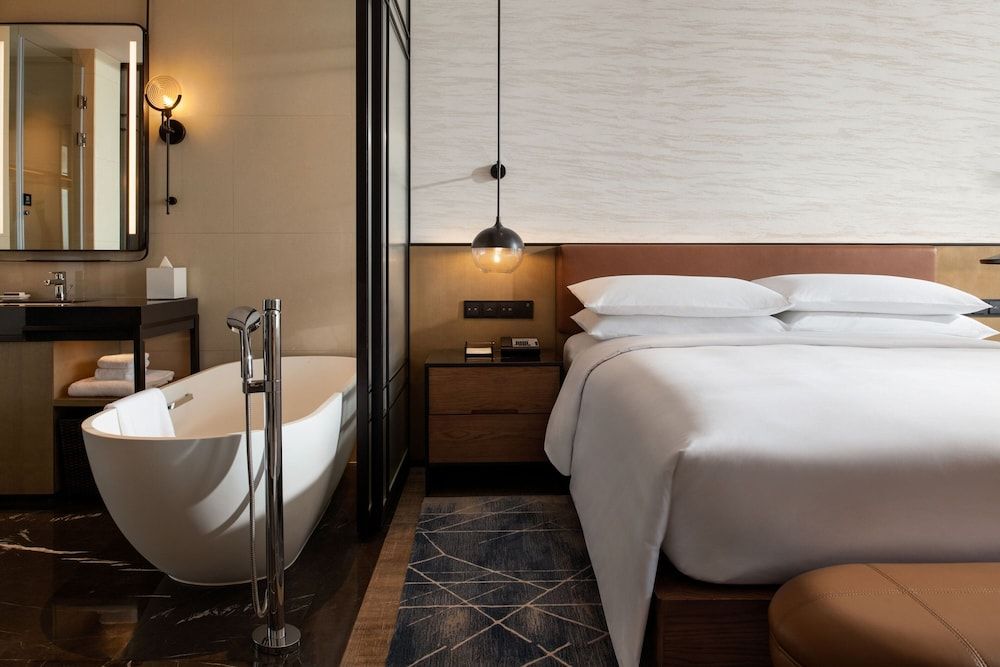 Sheraton Ningbo Xiangshan Resort Room, 1 King Bed, Mountain View 3