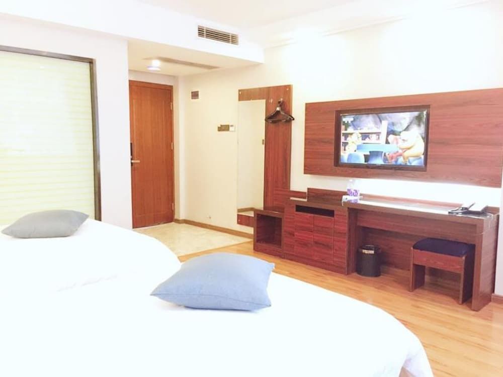 undefined Zhu Ying Art Hotel 3