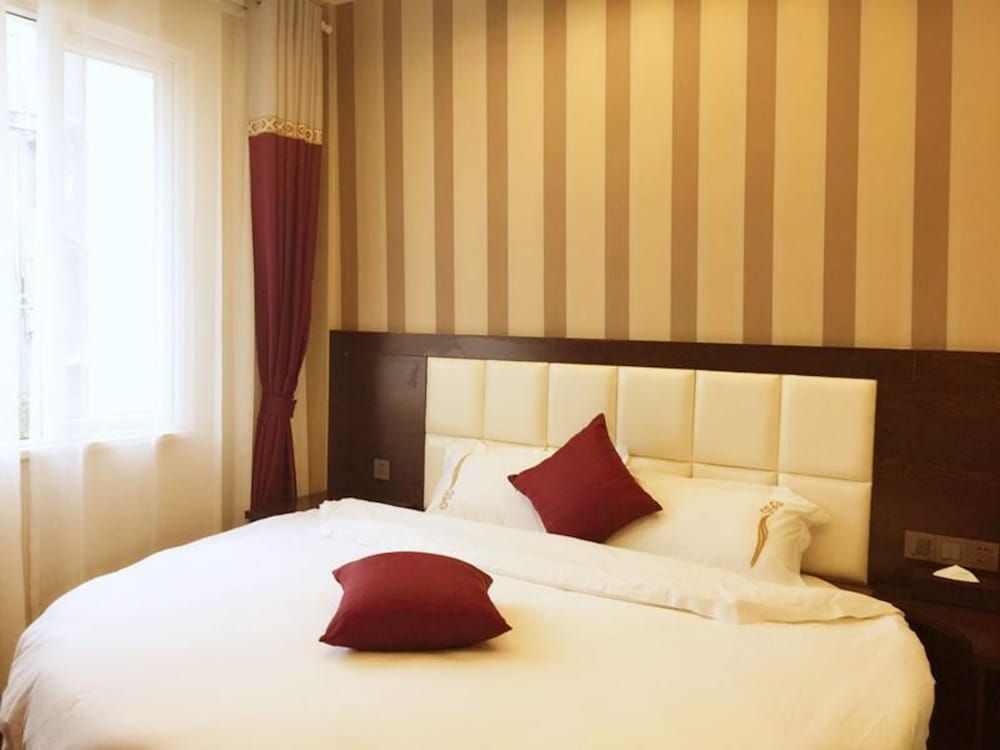 undefined Zhu Ying Art Hotel 8