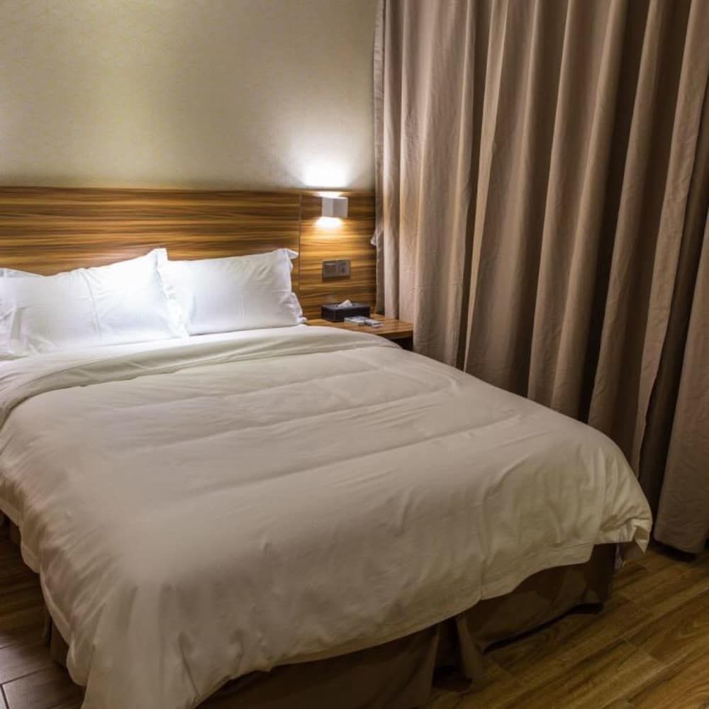 undefined Hengchao Holiday Hotel 8