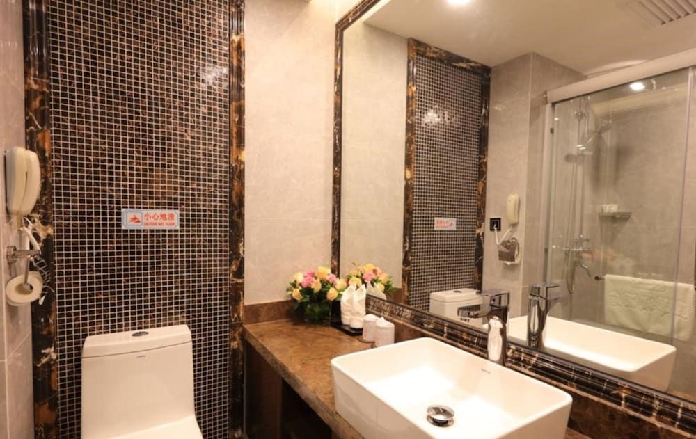 undefined Five Rams City Hotel 10