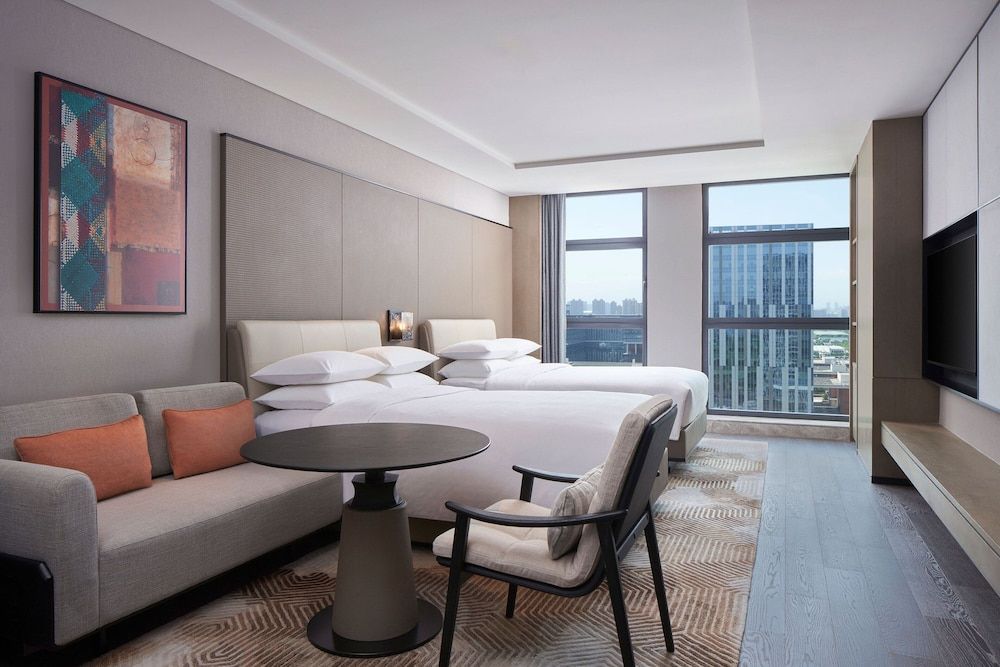 Deluxe Room, 2 Twin Beds, City View