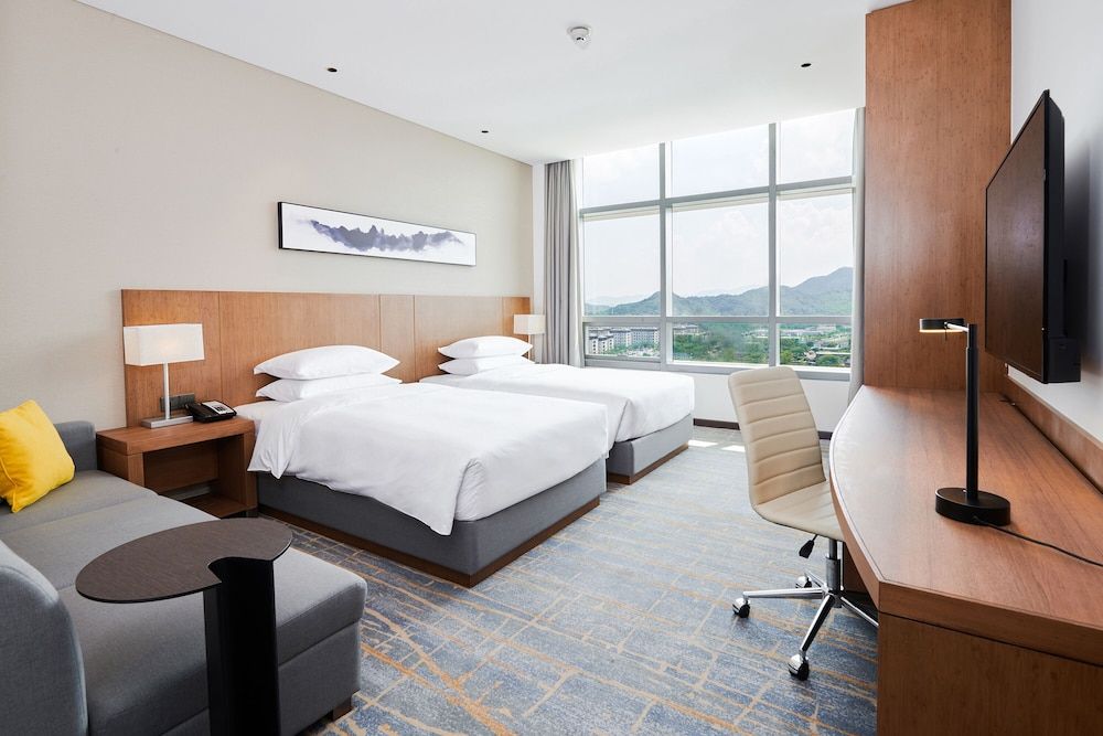 Room, 2 Twin Beds, View