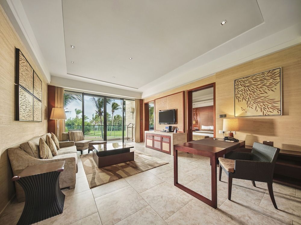 Family Suite with King Bed