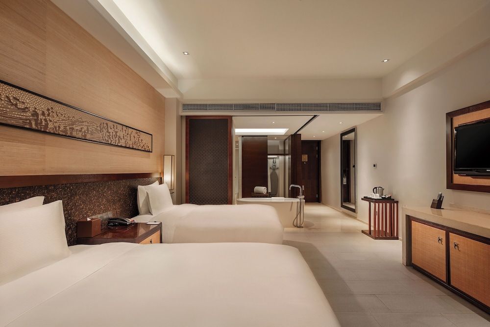 Deluxe Ocean View Room with Twin Bed