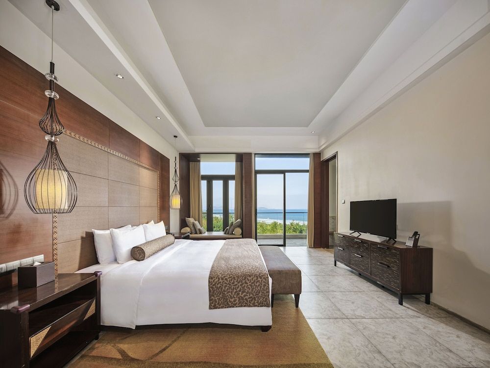Ocean View Suite with King Bed