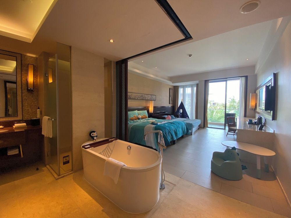 Family Room with King Bed