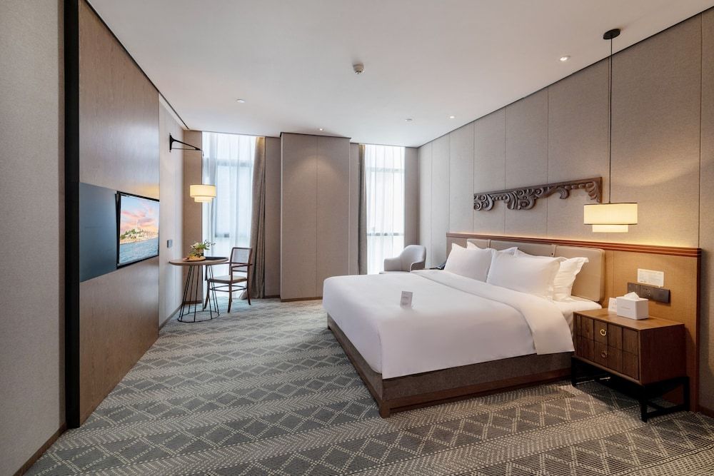 Hejian S Hotel Shenzhen Hi-tech Park Deluxe Suite, 1 Queen Bed 4