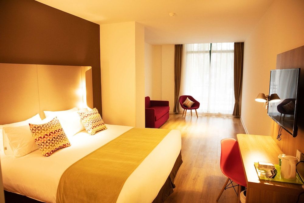 Standard Room, 1 King Bed