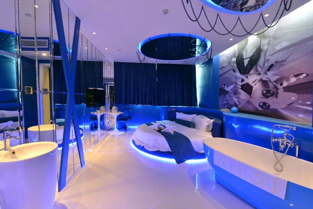 Premium Double Room with Round Bed