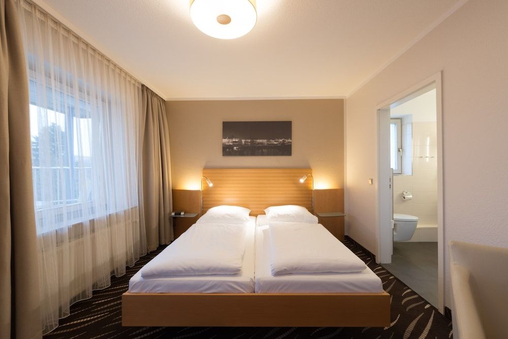 Heikotel Hotel Windsor Superior Double Room 4