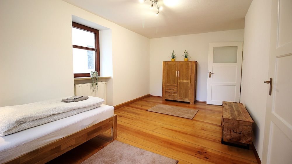 Ferienwohnung am Wasserschloss 1-3 Comfort Apartment 4