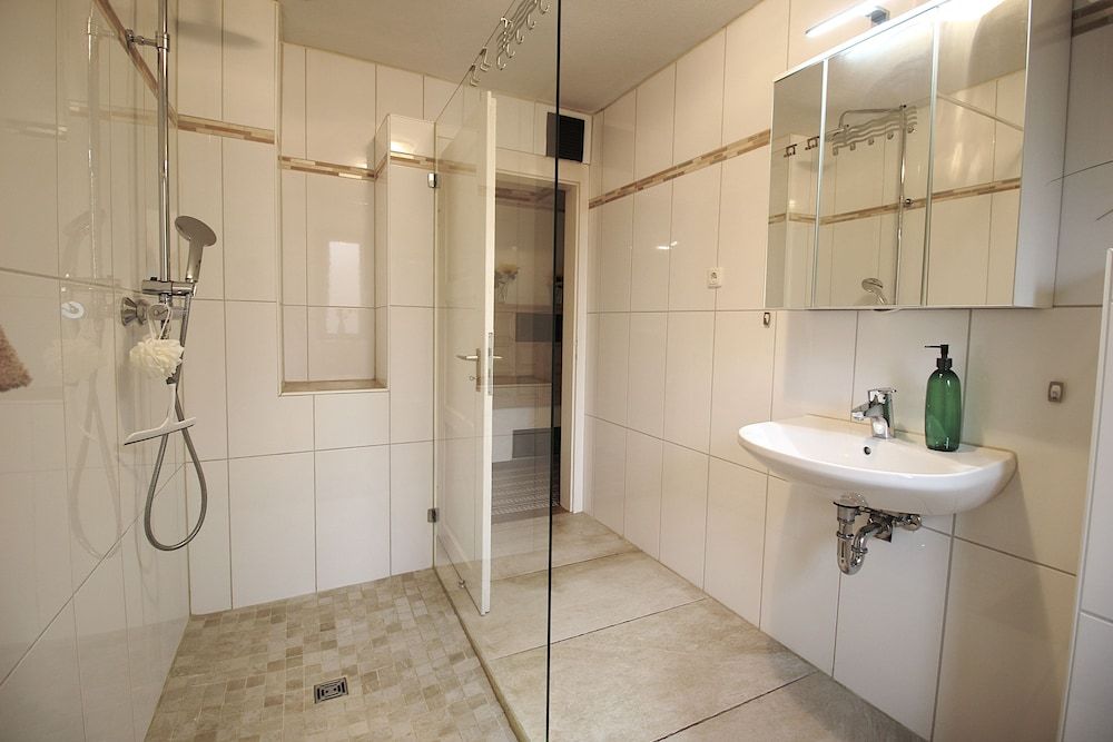 Ferienwohnung am Wasserschloss 1-3 Comfort Apartment 17