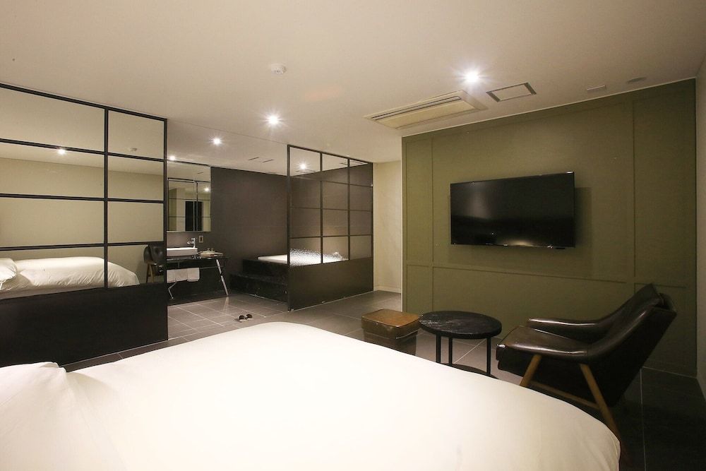 Sillim Podo Room (Suite (Netflix Available)) 17
