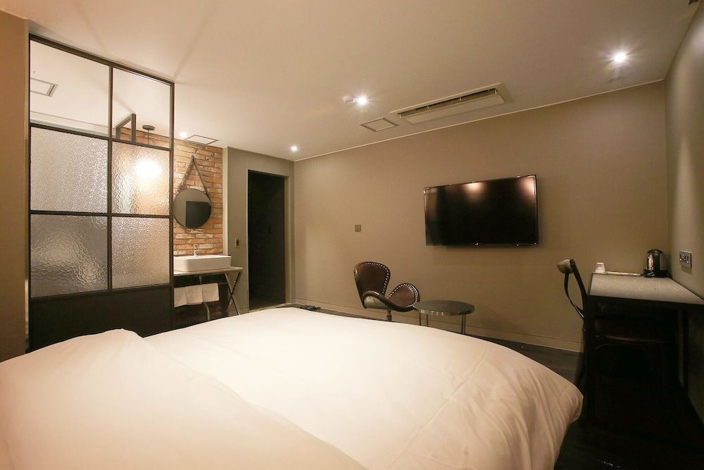 Sillim Podo Room (Grand (Netflix Available)) 23