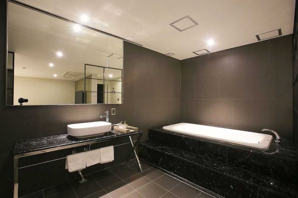 Sillim Podo Room (Suite (Netflix Available)) 23