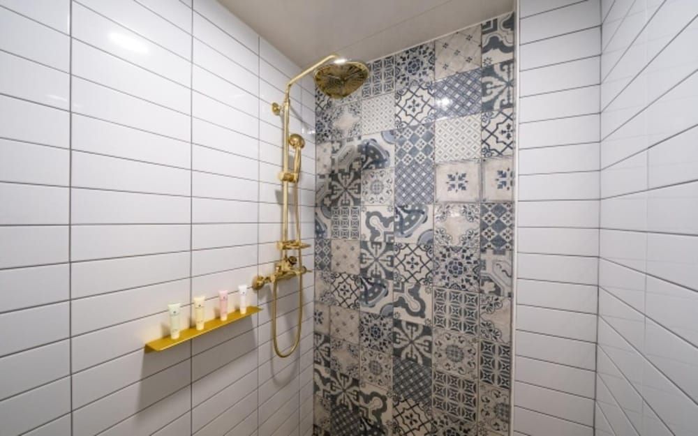 Samsung LaM Room (Standard Room (personal account Netfl) 15