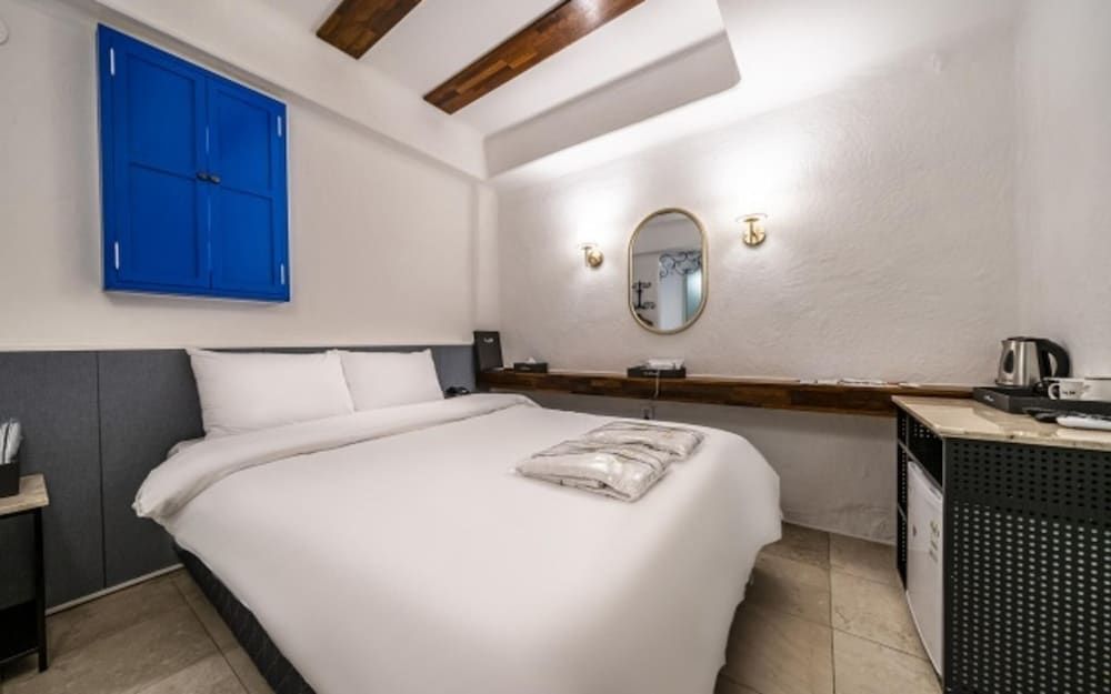 Samsung LaM Room (Standard Room (personal account Netfl) 19