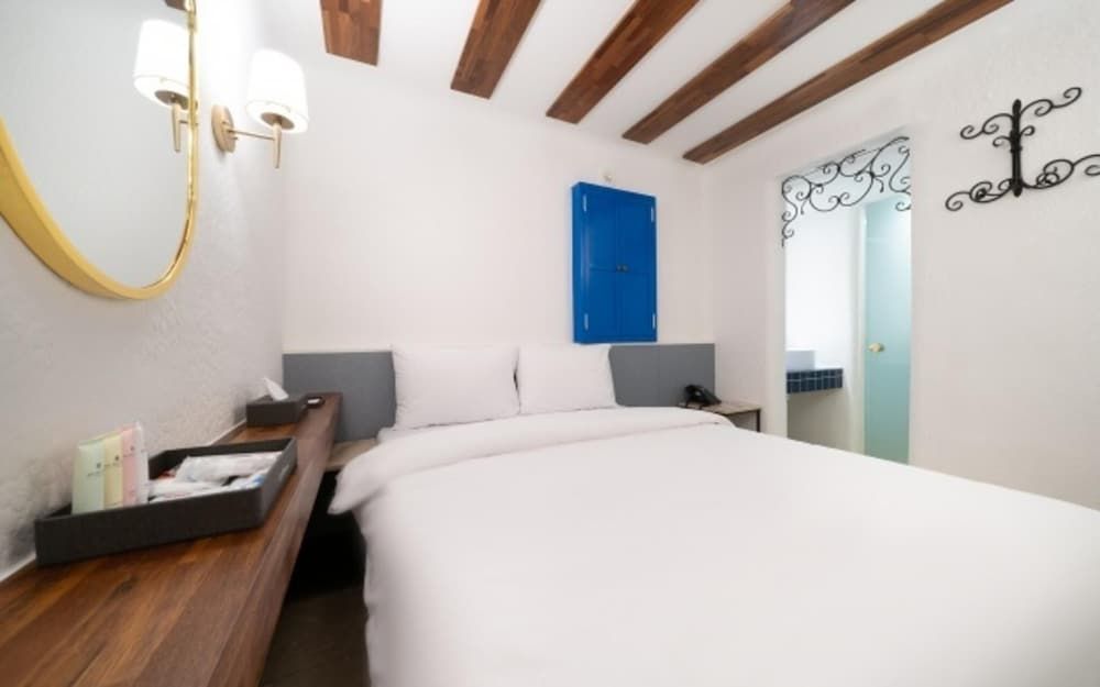 Samsung LaM Room (Standard Room (personal account Netfl)