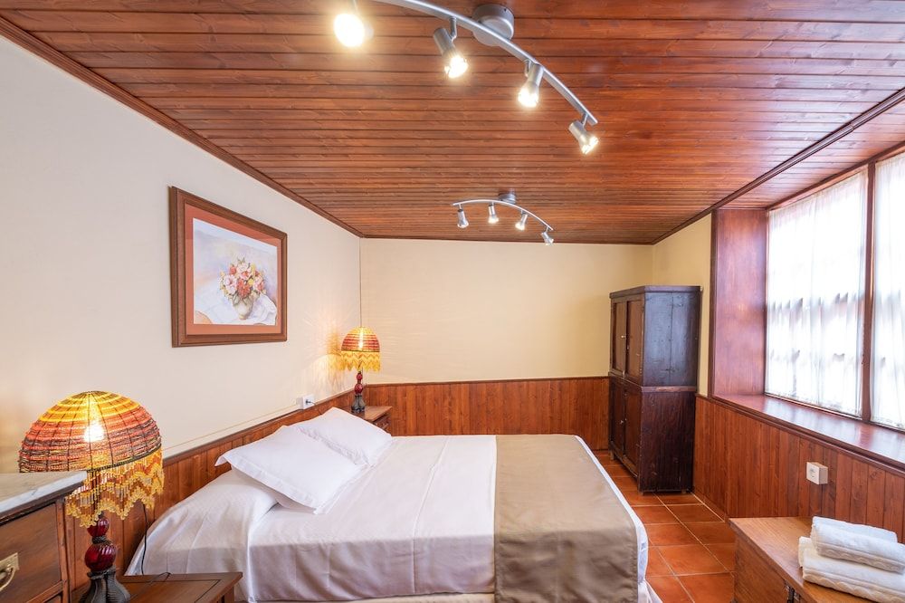 Basic Double Room, 1 Queen Bed
