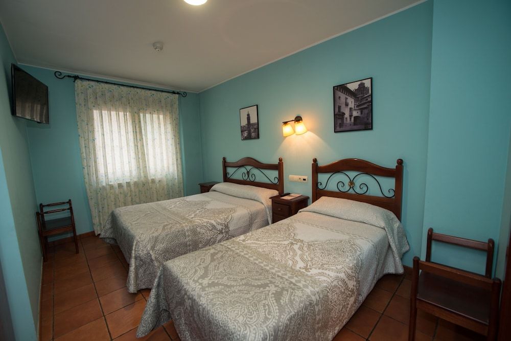 Hostal Serruchi Triple Room 2