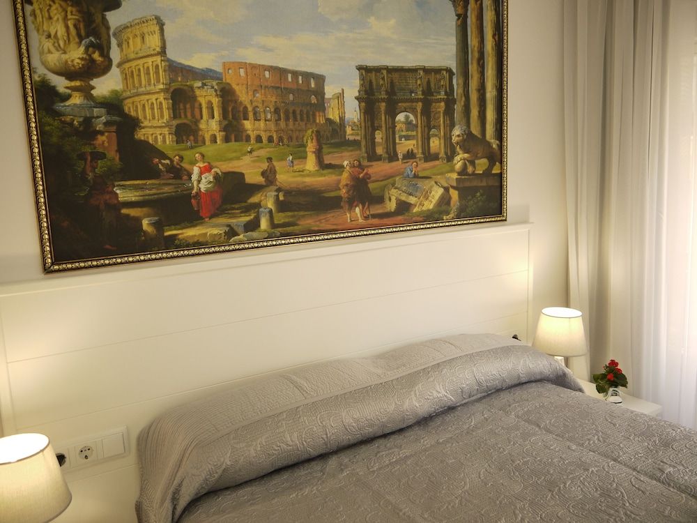 Romantic Double Room, Balcony, City View (Coliseum)