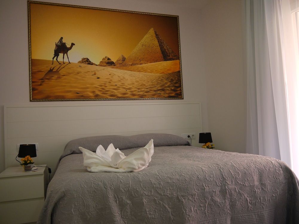 Comfort Double Room, Balcony, City View (Piramids of Giza)