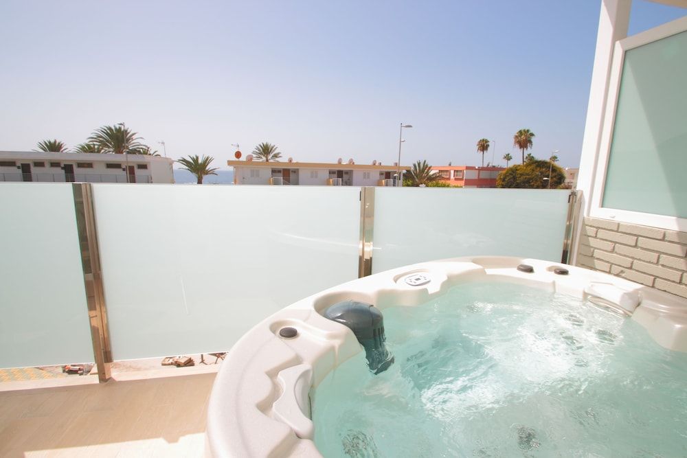 Junior Suite, Jetted Tub