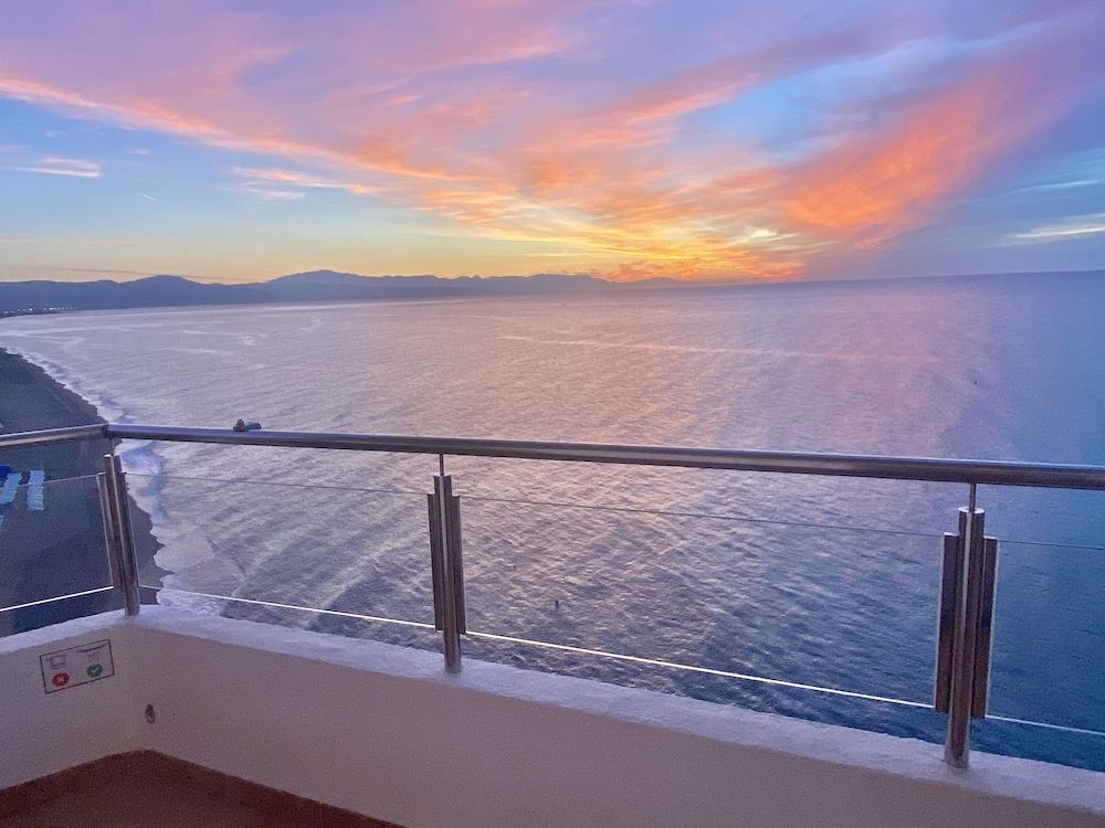 Premium Apartment, Sea View, Beachside