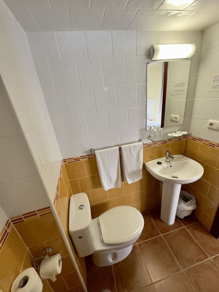 Hotel Cabello Standard Single Room 5