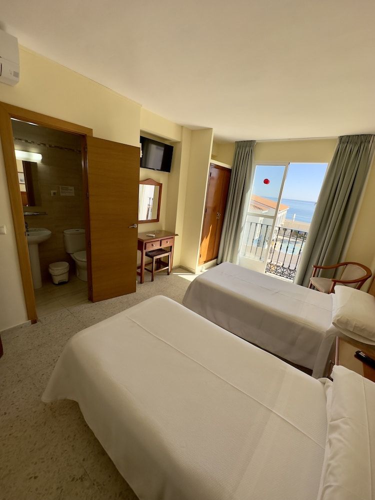 Hotel Cabello Double or Twin Room, Sea View 9