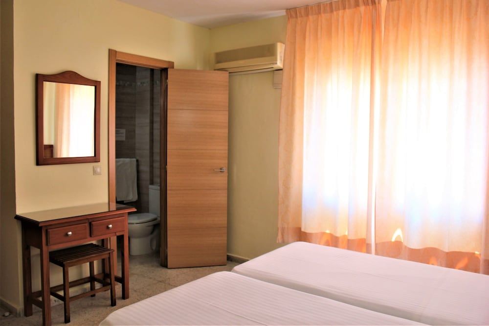 Hotel Cabello Standard Double Room 2