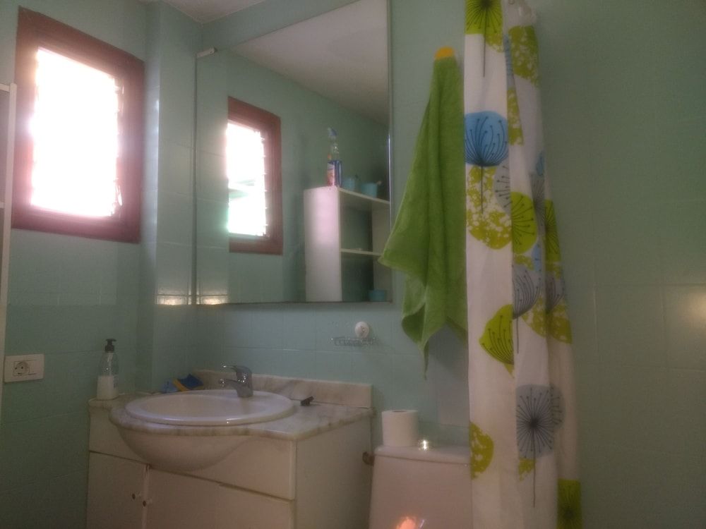 Hostel Tenerife Shared Dormitory, Shared Bathroom (4 Bunk Beds) 3