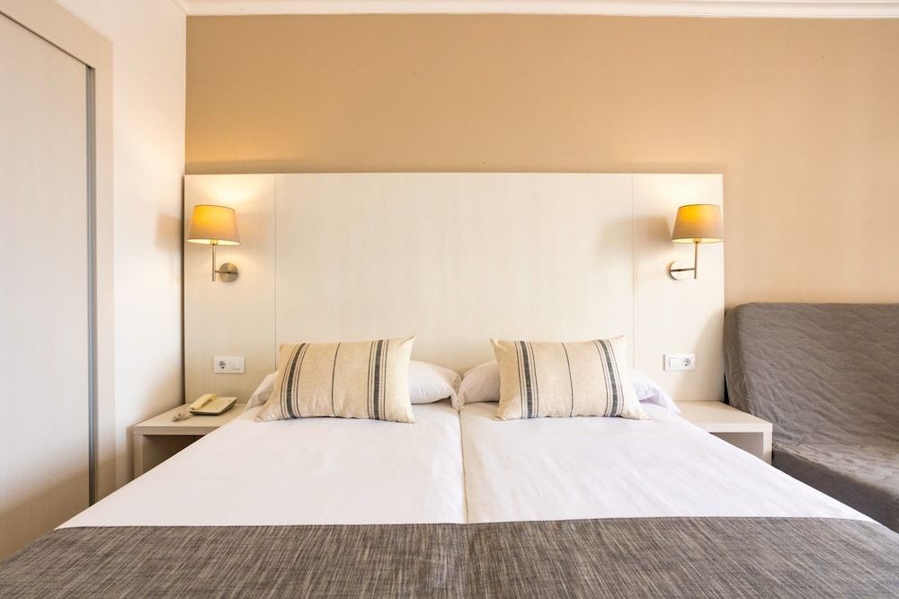 Twin Room, Balcony, Sea View (2 adults and 1 child, water park)