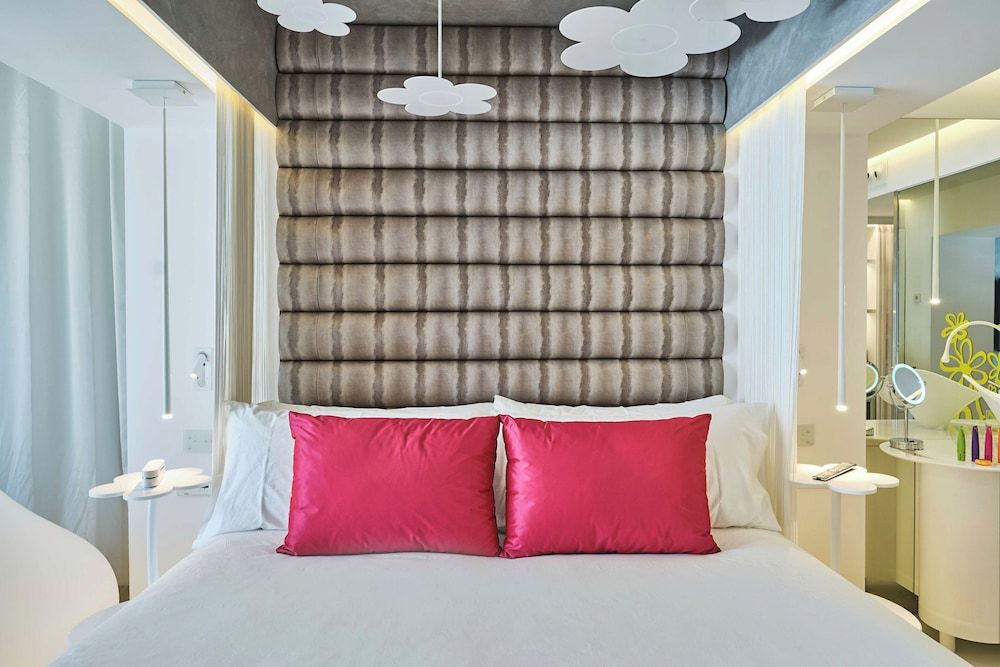 Deluxe Room (Flower Deluxe Extra (2+1))
