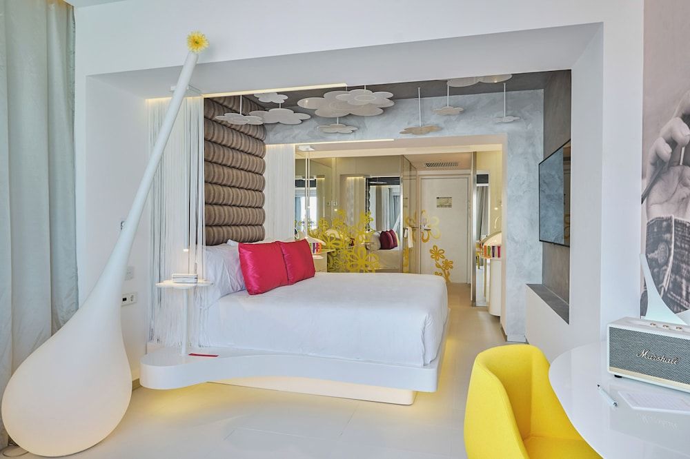 Room (Flower)