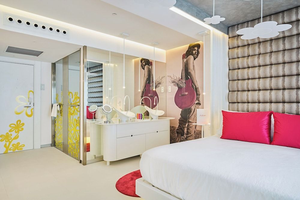 Room (Flower Up)