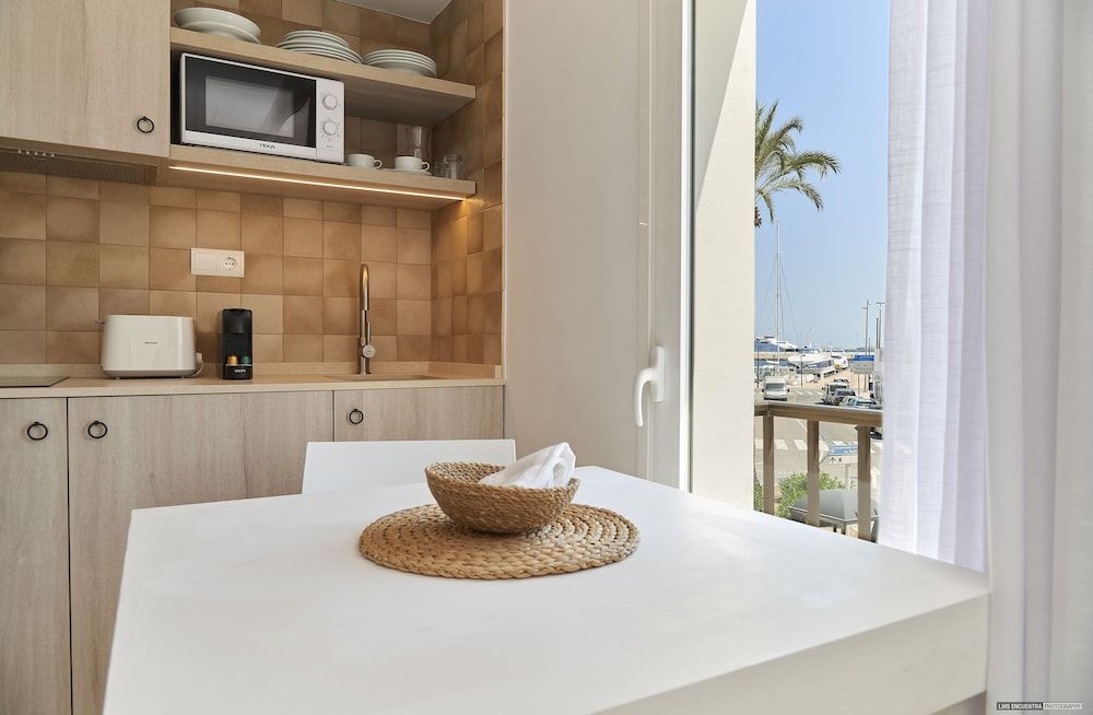 Studio, Balcony, City View