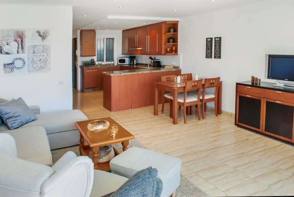 Family Apartment, 2 Bedrooms, Pool View