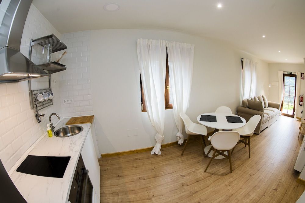 Apartamentos Los Picos de Europa Apartment, Accessible, Private Bathroom (3 personas) 5