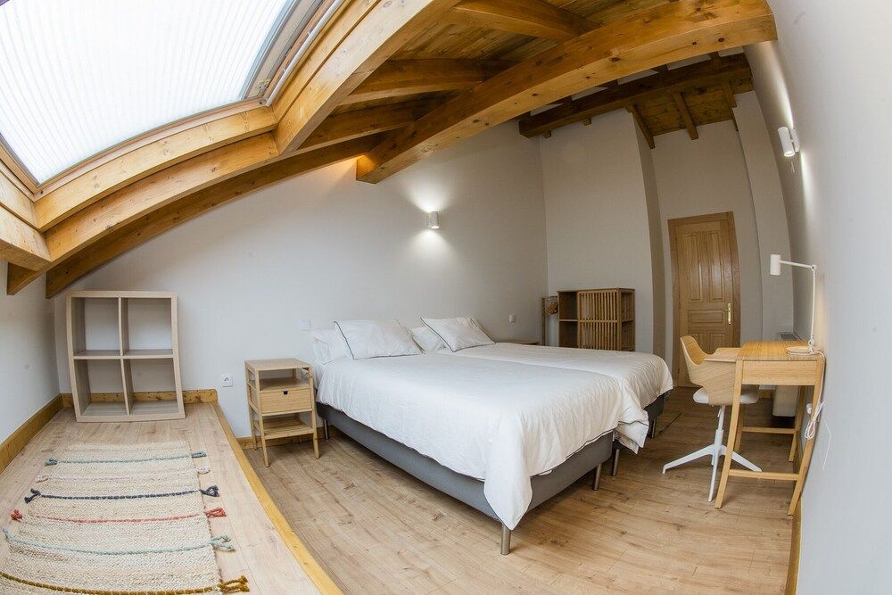 Apartamentos Los Picos de Europa Duplex, Accessible, Private Bathroom 3