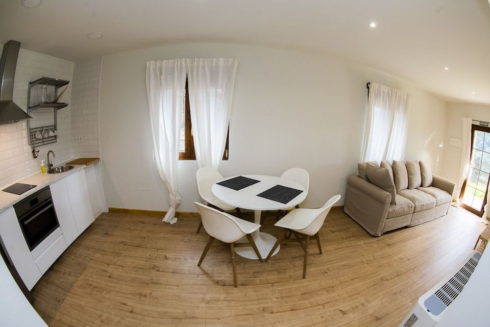 Apartamentos Los Picos de Europa Apartment, Accessible, Private Bathroom (3 personas) 6