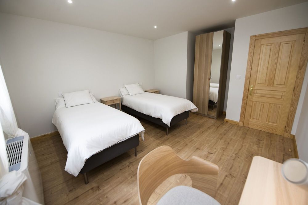 Apartamentos Los Picos de Europa Classic Apartment, Ensuite, Park View (4 personas) 2