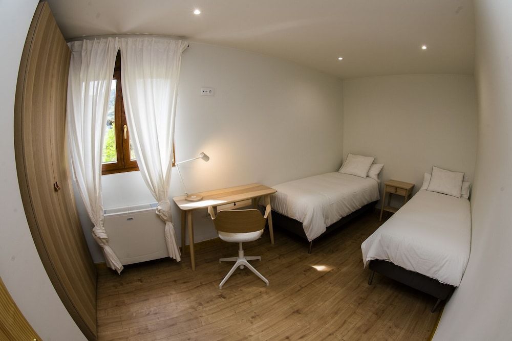 Apartamentos Los Picos de Europa Classic Apartment, Ensuite, Park View (4 personas) 3