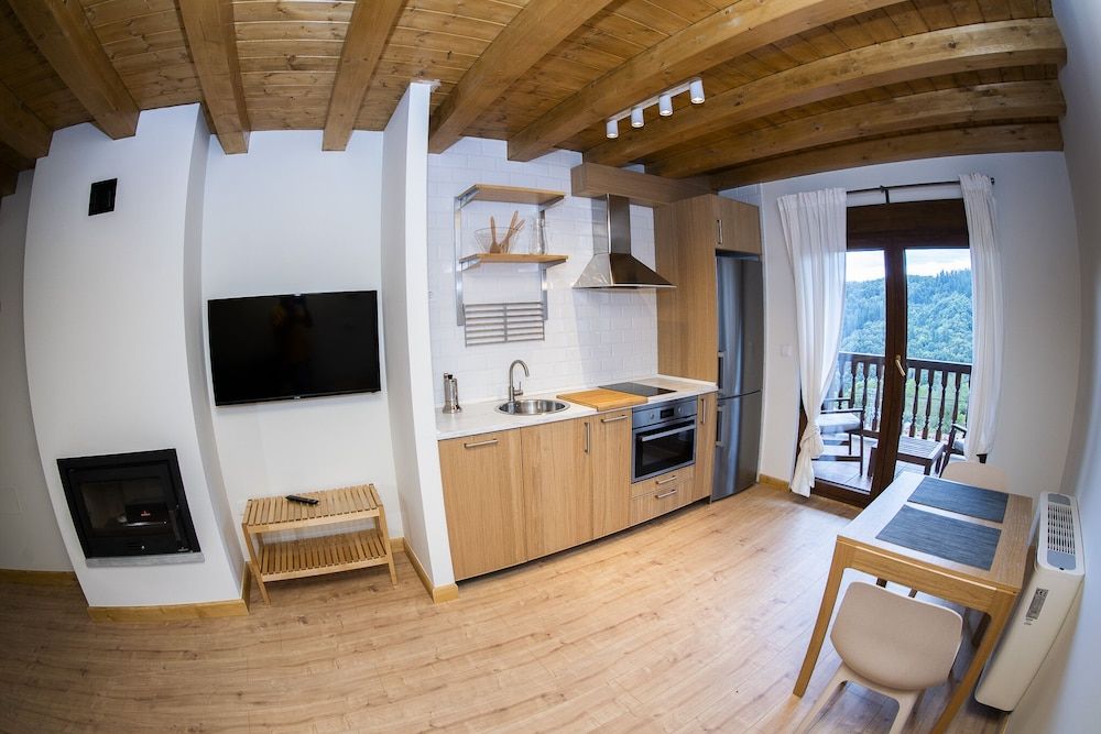 Apartamentos Los Picos de Europa Duplex, Accessible, Private Bathroom 11