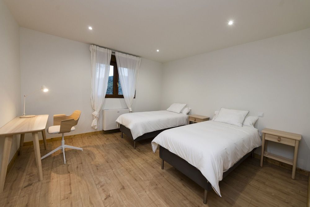 Apartamentos Los Picos de Europa Classic Apartment, Ensuite, Park View (4 personas) 5