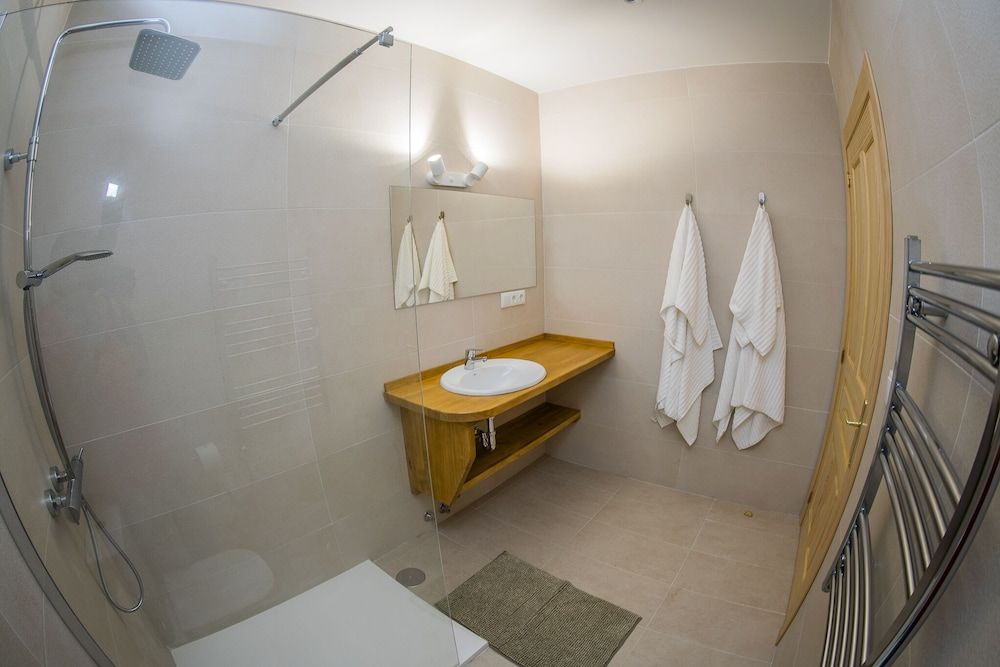 Apartamentos Los Picos de Europa Apartment, Accessible, Private Bathroom (3 personas) 10